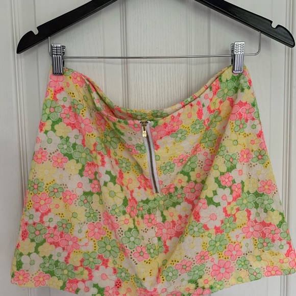 Lilly Pulitzer mini skirt - Picture 2 of 4